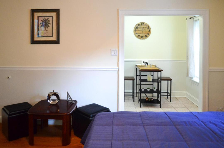 Cozy Studio near Wrigley field and Boystown, Cook