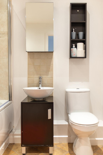 Bathroom 2, No14, Nottinghamshire