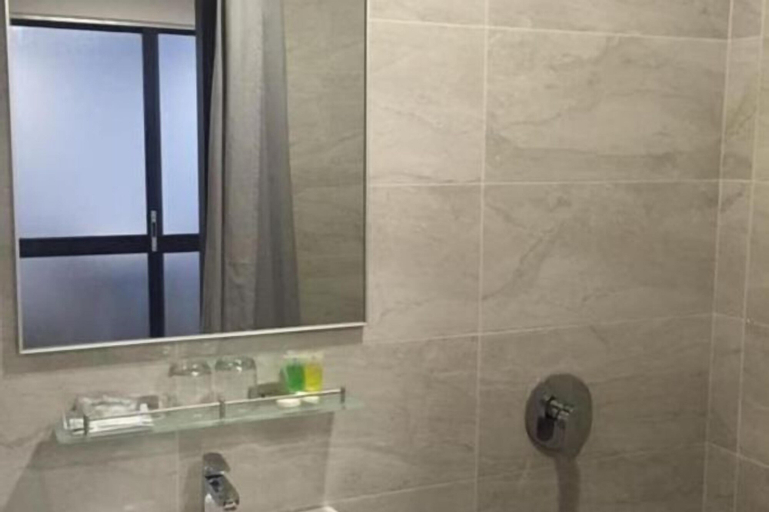 Bathroom 17
