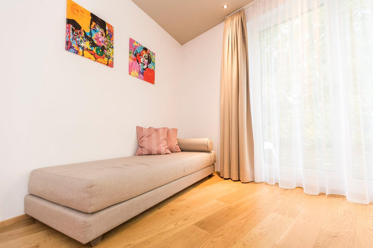 Bedroom 3, Room 4 & 5 Apartments, Salzburg