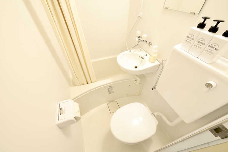 Bathroom 4, Adan hotel, Nago