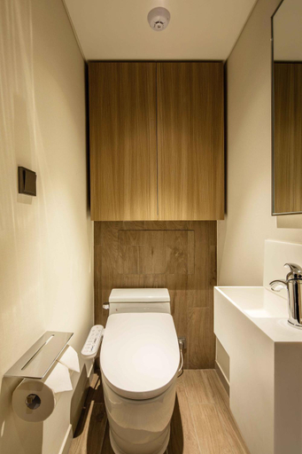 Bathroom 14