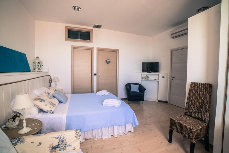 Others 2, B&B Sottocoperta, Messina