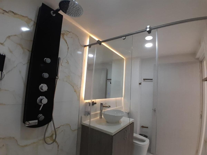 Bathroom 2, Hotel West Inn, Santafé de Bogotá
