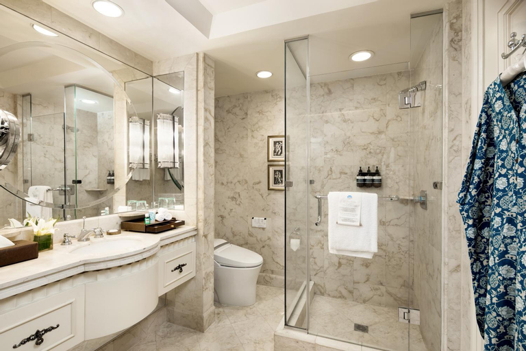 Bathroom 11
