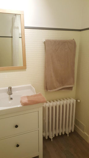 Bathroom 3, Chambres d'hotes au centre de Guemene-sur-Scorff, Morbihan