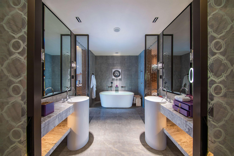 Bathroom 23
