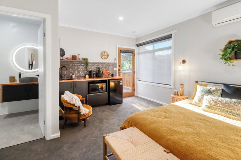 Bedroom 4, 16 Scenic by Regional Escapes, South Barwon - Inner