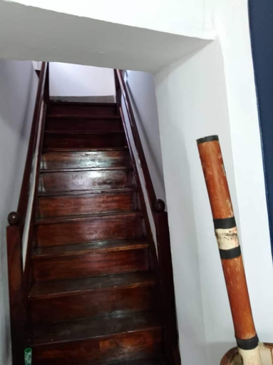 Others 5, Seafarers Loft, Mjini