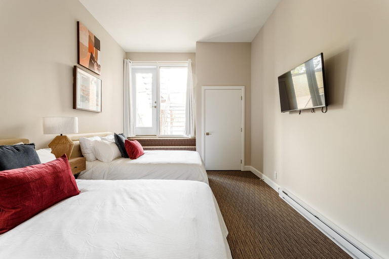 Bedroom 25