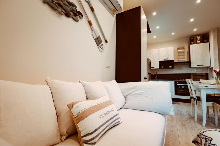 Bedroom 1, Panorama House, Savona