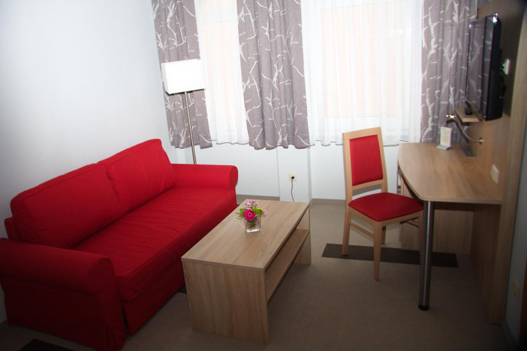 Others 5, Stichwehs Hotel am Bahnhof, Hildesheim