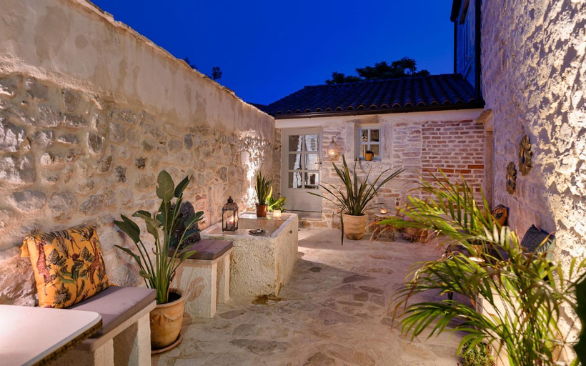 Others 4, Town House Rosario, Stari Grad