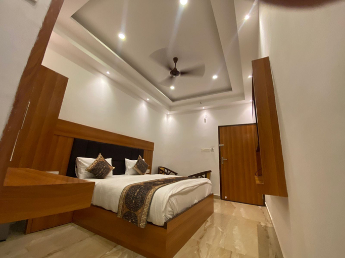 Bedroom 3, Hotel Varuna Grand, Varanasi