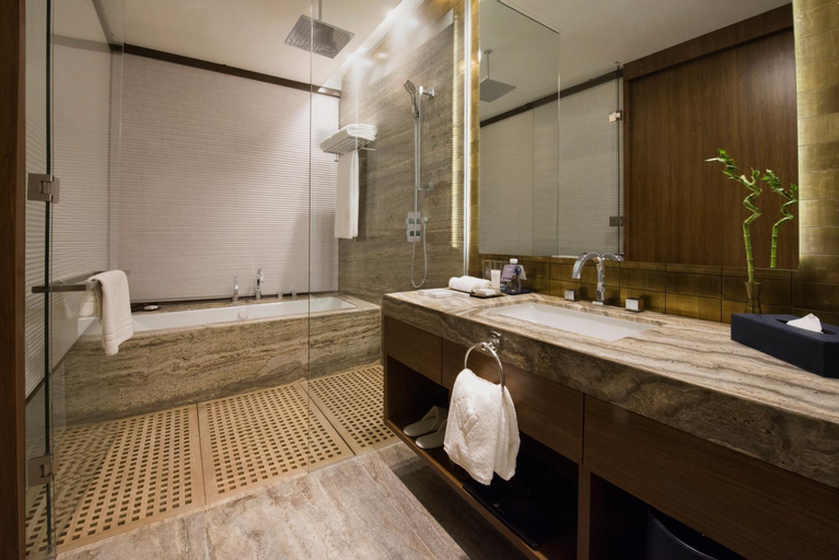 Bathroom 8