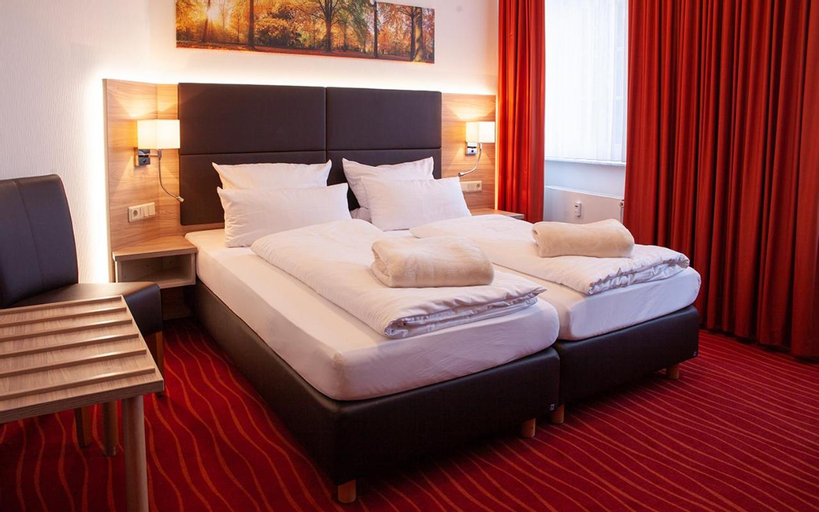 Bedroom 2, Hotel Meyer, Zwickau