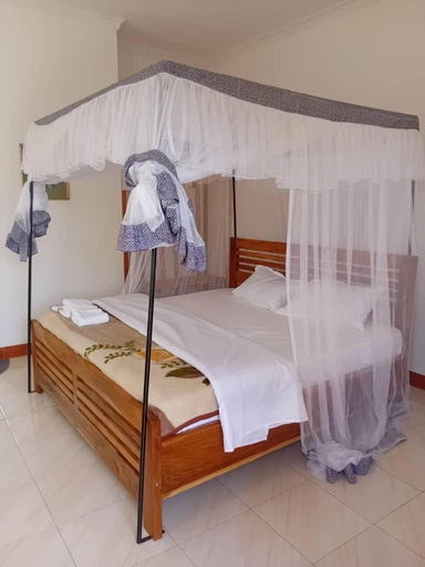 Others 4, Seven Seven B&B, Arusha