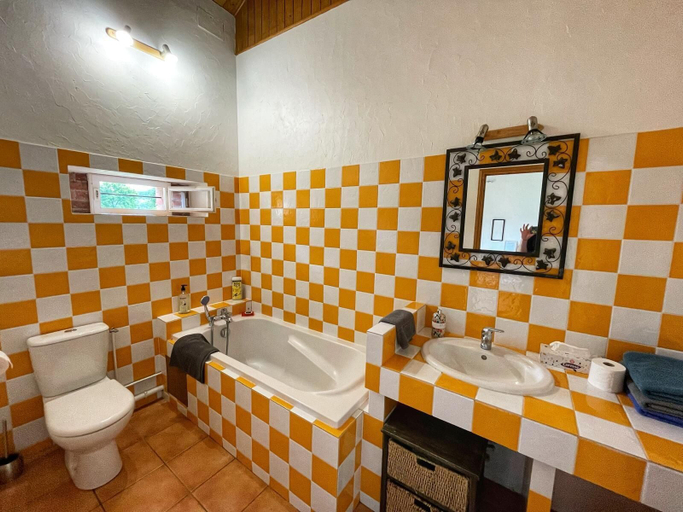 Bathroom 5, La Caminade, Hautes-Pyrénées