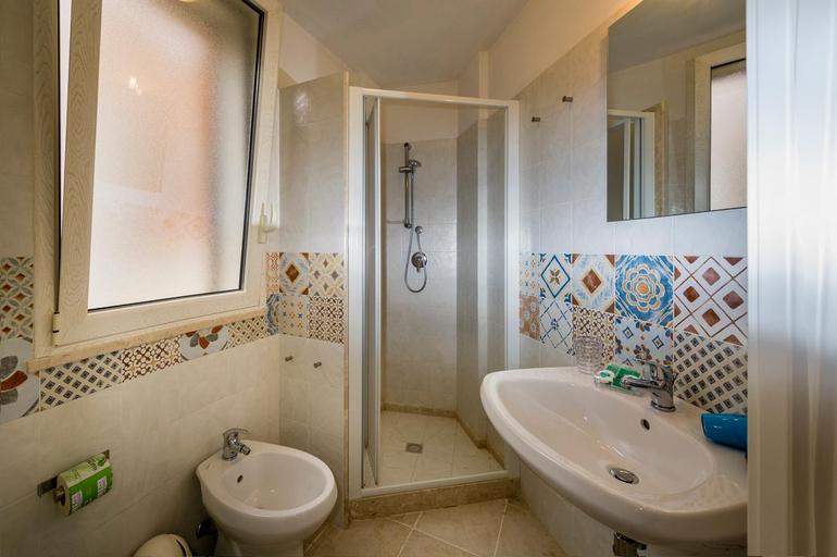 Bathroom 1, Affittacamere Amuni, Trapani