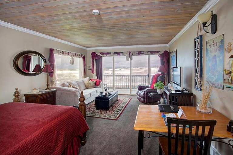 Others 4, Lanai at the Cove, Clatsop