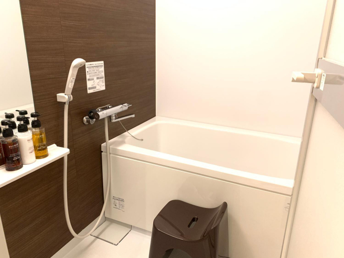 Bathroom 5, Osaka Riverside Hotel, Osaka