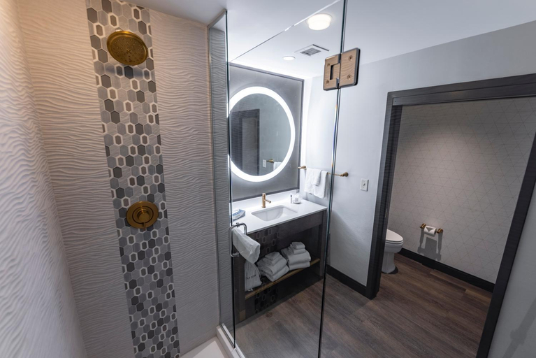 Bathroom 8
