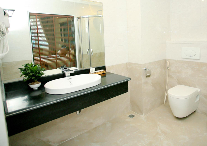 Bathroom 4, Halong Park Hotel, Hạ Long
