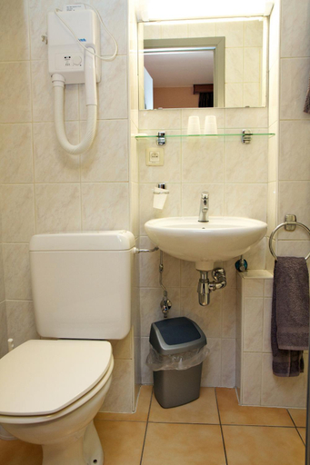 Bathroom 3, Le New Matinal, Hainaut