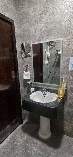 Bathroom 3, فندق جون