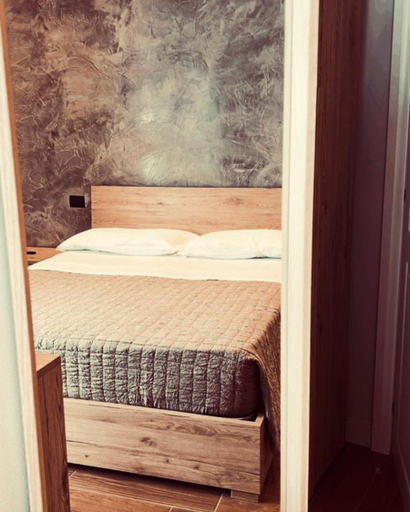 Others 2, Rooms Don Alfonso, Parma