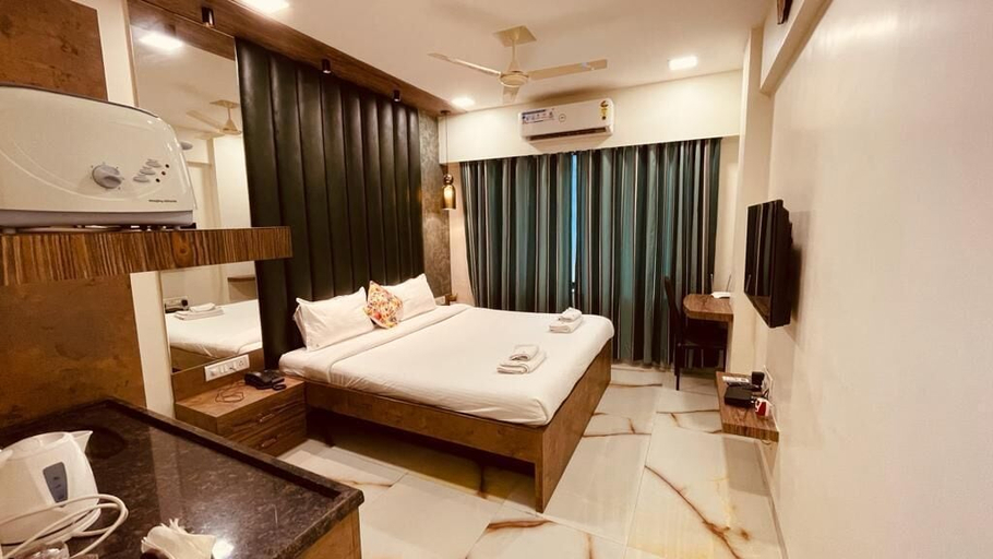 Bedroom 3, TIM Santacruz Mumbai Airport, Mumbai Suburban