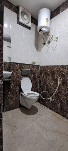 Bathroom 2, Madhu Sudhan, Mathura