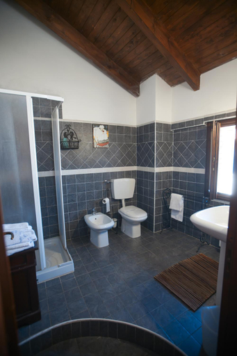 Bathroom 2, Ca borgo vecchio, Torino