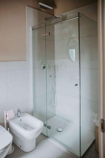Bathroom 4