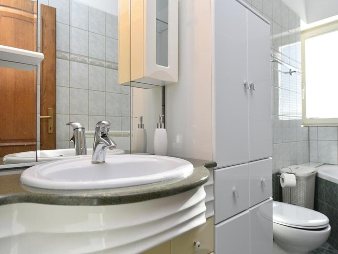 Bathroom 4, Villa Antonella, Privlaka