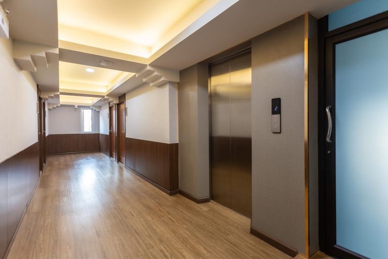 Others 5, Seven Ratchada Hotel, Din Dang