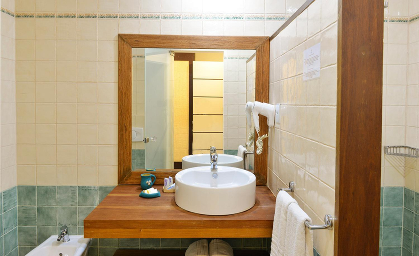 Bathroom 5, Iara Beach Hotel Boutique, Salvador