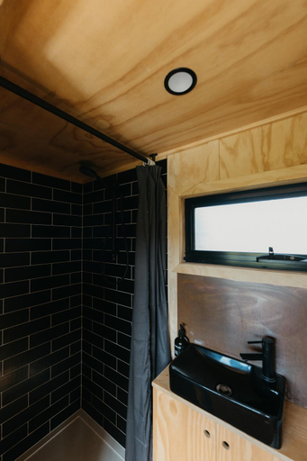 Bathroom 2, CABN Clare Valley, Clare and Gilbert Valleys