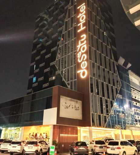 Exterior & Views 29
