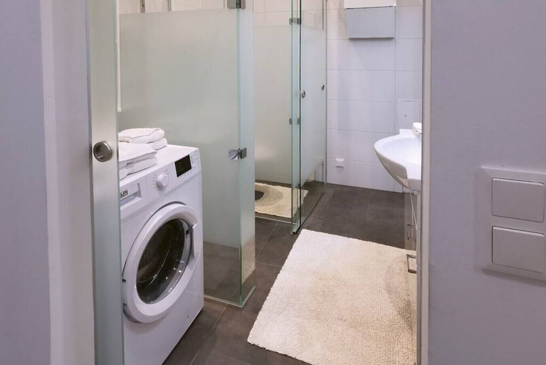 Bathroom 3, Green Palm - 60m2 - cozy central with a green view, Wien