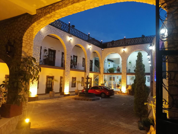 Exterior & Views