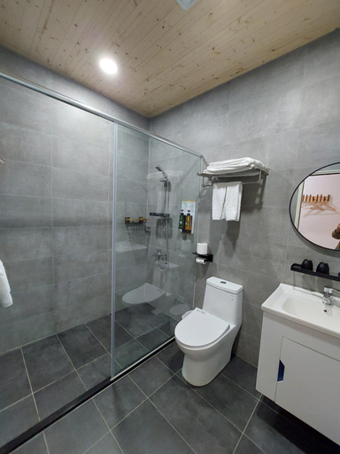 Bathroom 2, 1350 Hostel, Nantou