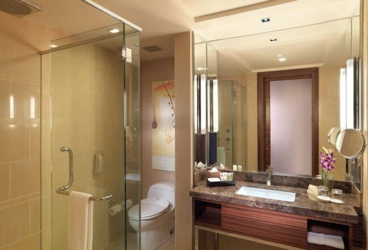 Bathroom 13