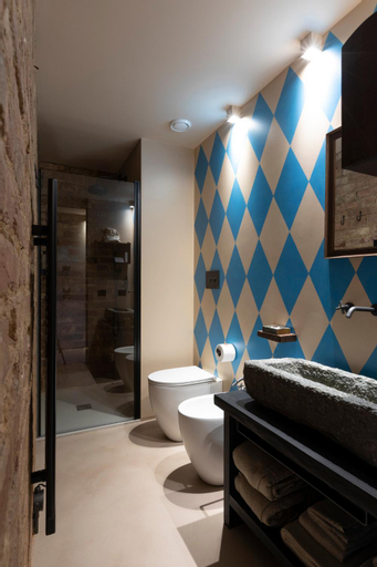 Bathroom 9
