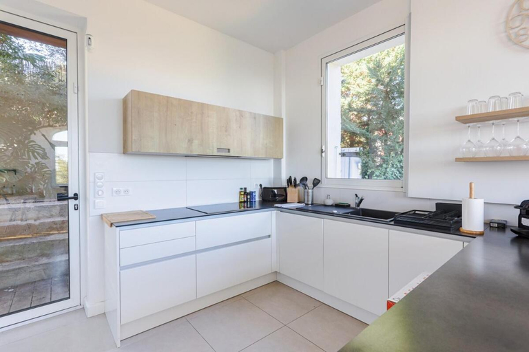 Others 5, Villa Elegante Nice avec Vue Mer, Alpes-Maritimes