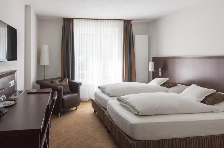 Bedroom 2, Restaurant & Hotel Engelkeller, Memmingen