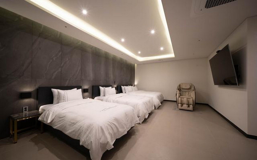 Bedroom 2, Mokpo Carlton Hill Hotel, Muan
