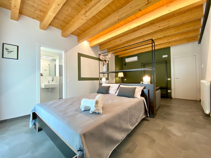 Others 3, B&B ALIVA, Trapani
