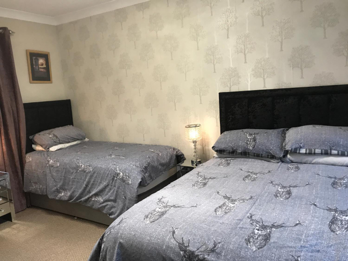 Bedroom 2, Campfield House Bed & Breakfast, Highland