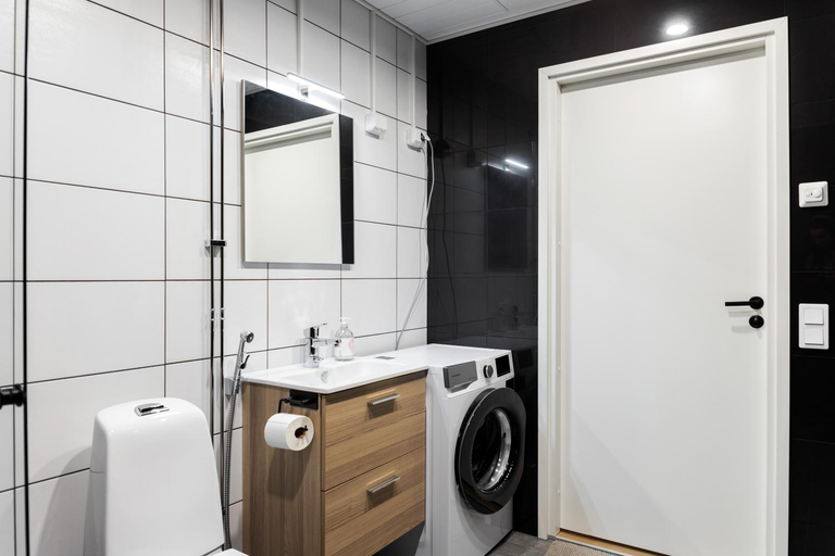 Bathroom 2, Forenom Serviced Apartments Pori Antinkatu, Satakunta